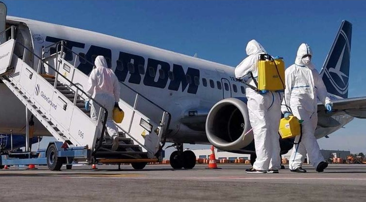 Românul care a venit cu avionul din Spania deşi fusese confirmat cu coronavirus va primi pensie specială de polițist!