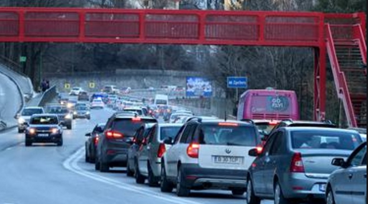 Accident pe DN1: coloana plecată alaltăieri din Bucureşti a lovit din spate coloana plecată acum o săptămână!