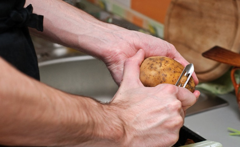 Curățătorii de cartofi, mai bine plătiți decât șlefuitorii de diamante!