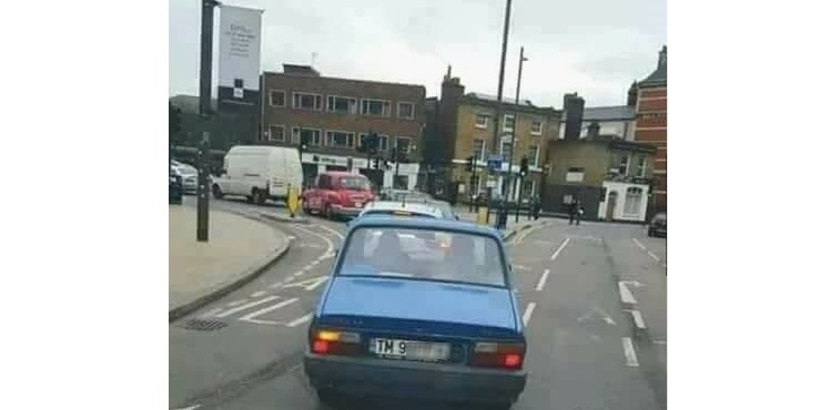 Să conduci Dacia 1310 prin Londra - asta înseamnă to be mafiot!