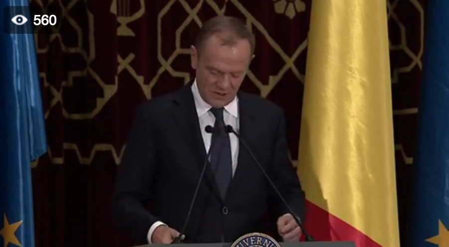 Donald Tusk a vorbit în limba română fără greșeală. Urmează să vorbească și Viorica, într-o limbă necunoscută
