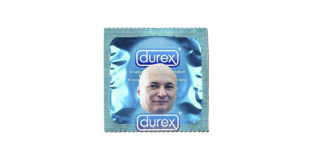 Durex a lansat un prezervativ cu imaginea lui Codrin Ștefanescu şi sloganul "Înoată Cheluțu!"