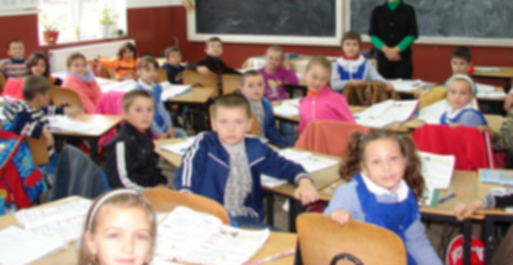 3 milioane de viitori cetățeni americani, germani și canadieni vor începe luni școala în România!