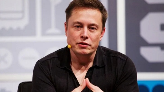 Elon Musk crede că omenirea va dispărea în următorii ani din cauza tehnologiei: "O singură persoană va supraviețui şi va stinge becul tehnologiei, ca să se culce: Ion Iliescu!"