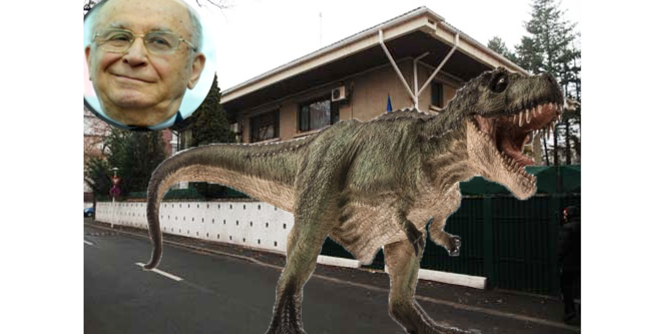 Natura recucereşte oraşul: pe strada lui Iliescu a apărut un tiranozaur!