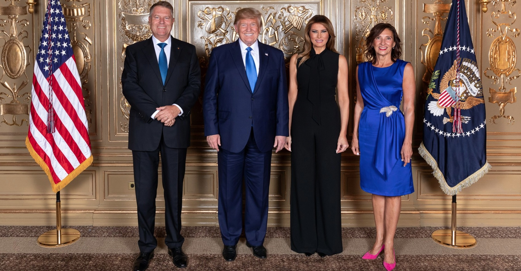 Rochia purtată de Carmen Iohannis la întâlnirea cu Trump: 350 de lei. De banii ăștia, Veorica își lua 30 de metri de draperie!
