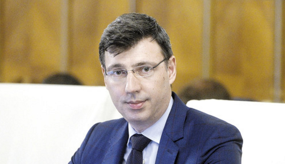 Ionuț Mișa, ministrul de Finanțe, și-a pus tot salariul de anul ăsta la bancă. A trăit cu aer, că doar nu din șmenuri