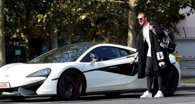  Să îți iei mașină de 170.000 de euro și să îi ceri lu' mă-ta bani de benzină - asta înseamnă să ai minte de fotbalist!