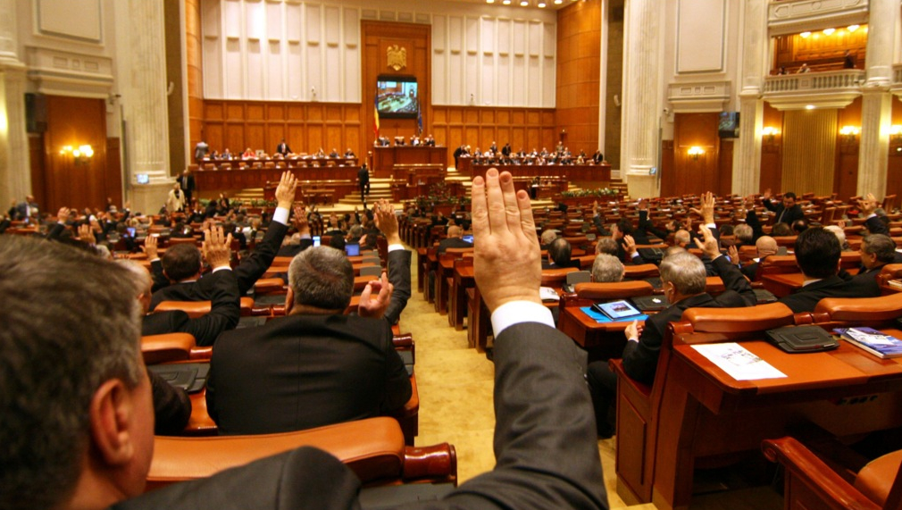 Parlamentul României a fost declarat oficial clan interlop!