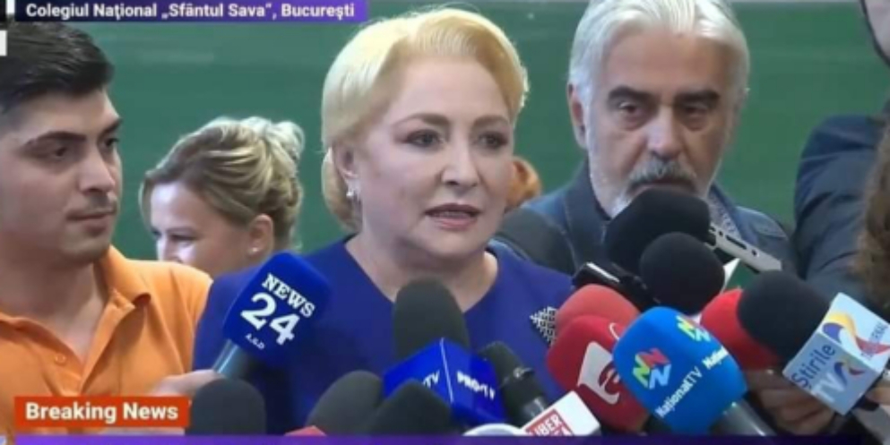 Viorica Dăncilă la votare: "Am emoții. E prima oară când intru într-o școală!"