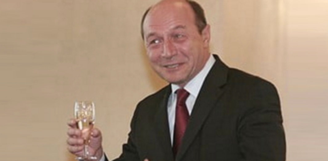 Traian Băsescu, propus premier în Republica Moldova!!! Băse deja a acceptat, singura condiție fiind să nu se bea tot până ajunge el!