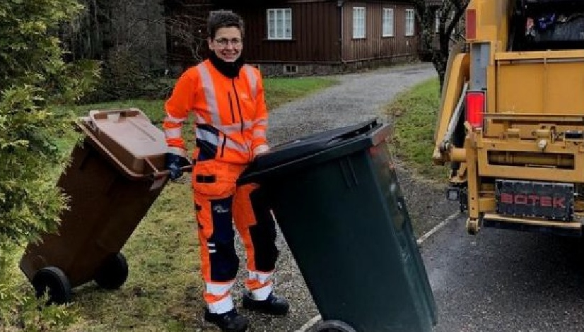 Propunere de reconversie profesională pentru Firea: fosta primăriță din Goteborg lucrează la gunoieri!