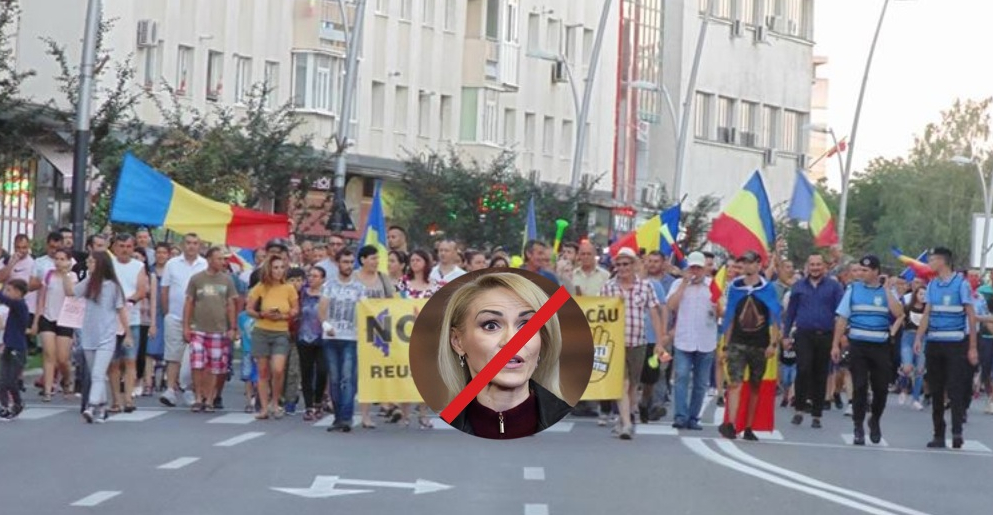 Proteste la Bacău! Oamenii cer referendum pentru ca Firea să rămână la Bucureşti!