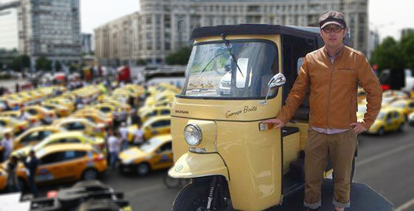 Panică printre taximetriști: după Uber, apar și pakistanezii cu ricșă!