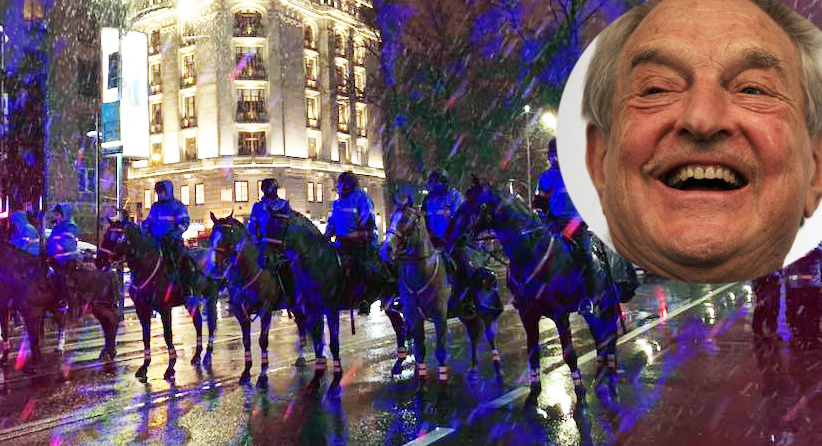 Jandarmii călare își justifică prezența la proteste: "Soros dă 50 de lei de cal!"