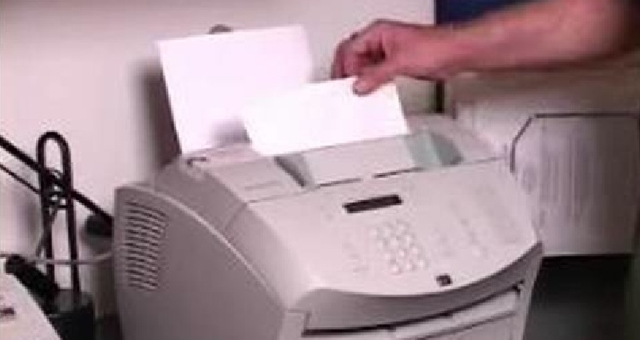 În semn de solidaritate cu sutele de mii de angajați la privat care rămân fără joburi, bugetarii renunță la sporul de fax!