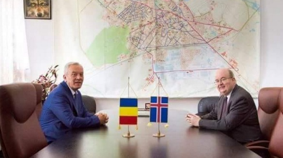 Prostia PSD-istă, next level: primarul Buzăului, ambasadorul Marii Britanii și steagul Islandei!