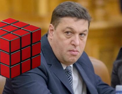 Șerban Nicolae e atât de prost încât nu poate rezolva un cub Rubik cu toate fețele de aceeași culoare!