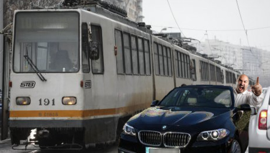 Dezastru în Bucureşti: BMW-urile nu pot circula din cauza tramvaielor blocate pe șine!