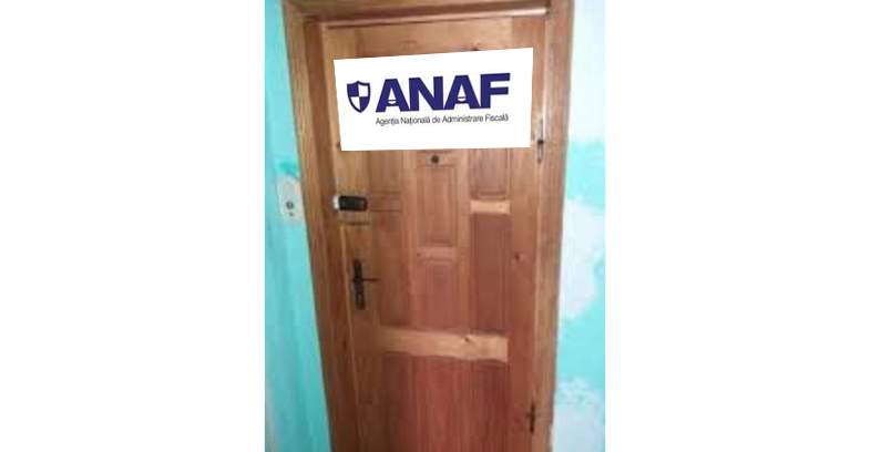 Un bucureștean și-a scris ANAF pe ușă ca să sperie popii!