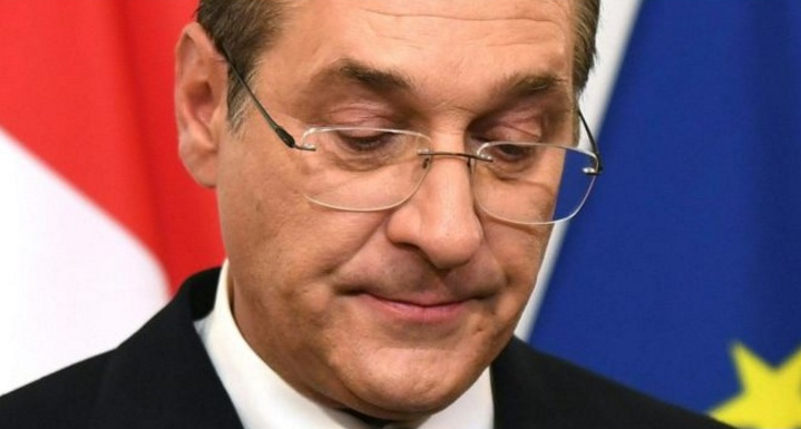 O zi a durat de când vicecancelarul Austriei a fost prins cu șpagă și până când și-a dat demisia. La noi, mai stătea 30 de ani la putere
